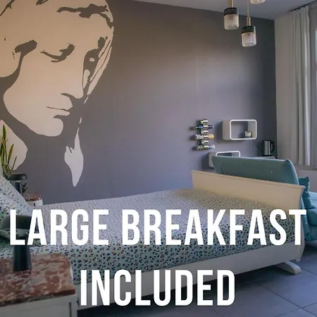Plant Based Bed and Breakfast Μπριζ
