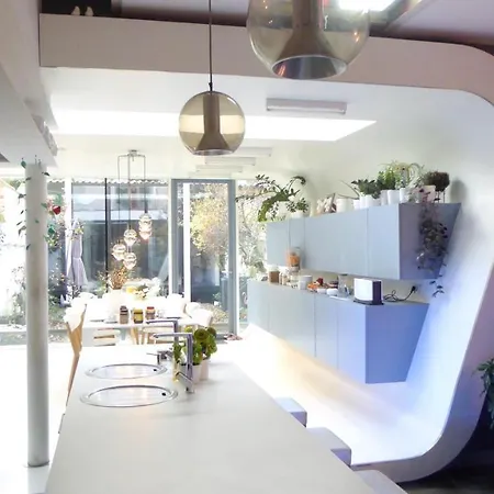 Plant Based Bed and Breakfast 2*