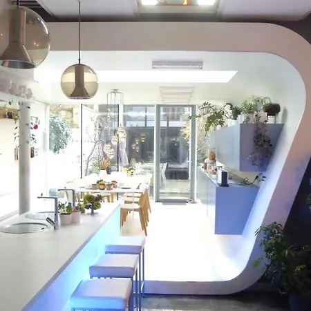 Bed and Breakfast Plant Based Μπριζ
